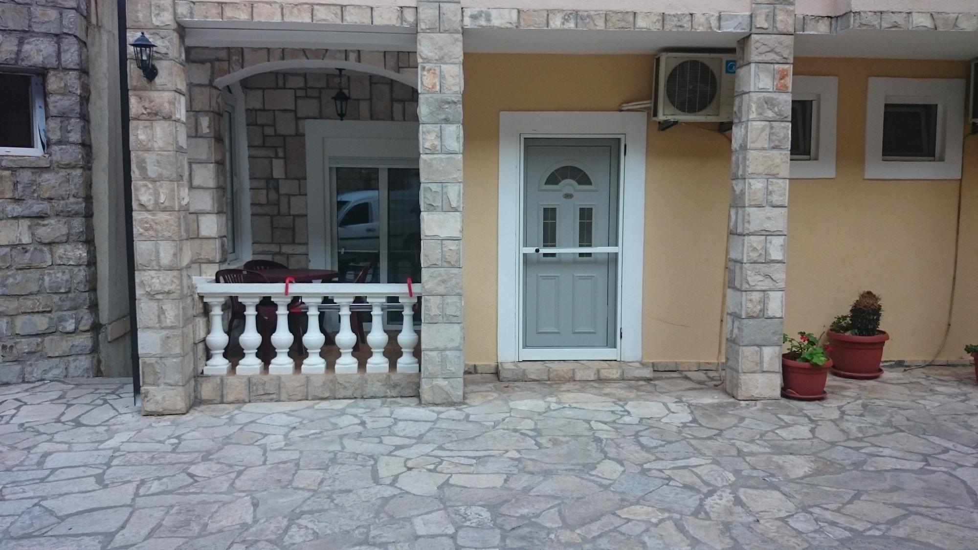 Castellamare Residence Petrovac Exterior foto